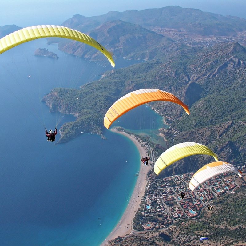 paragliding-1219990_1280